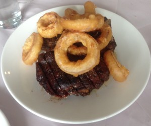 1kg dry aged O'Connor T-bone, béarnaise, onion rings